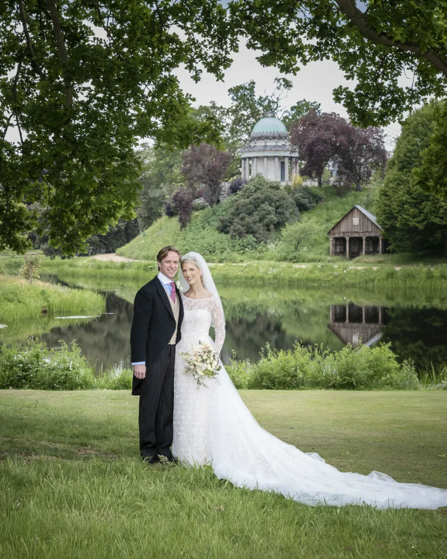1_lady_gabriella_windsor_and_mr_thomas_kingston_c_hugo_bernand_low_res.jpg