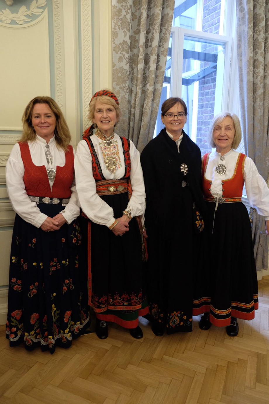 national costume of norway