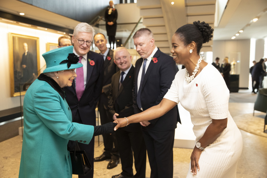 The Queen meets Schjroders Staff