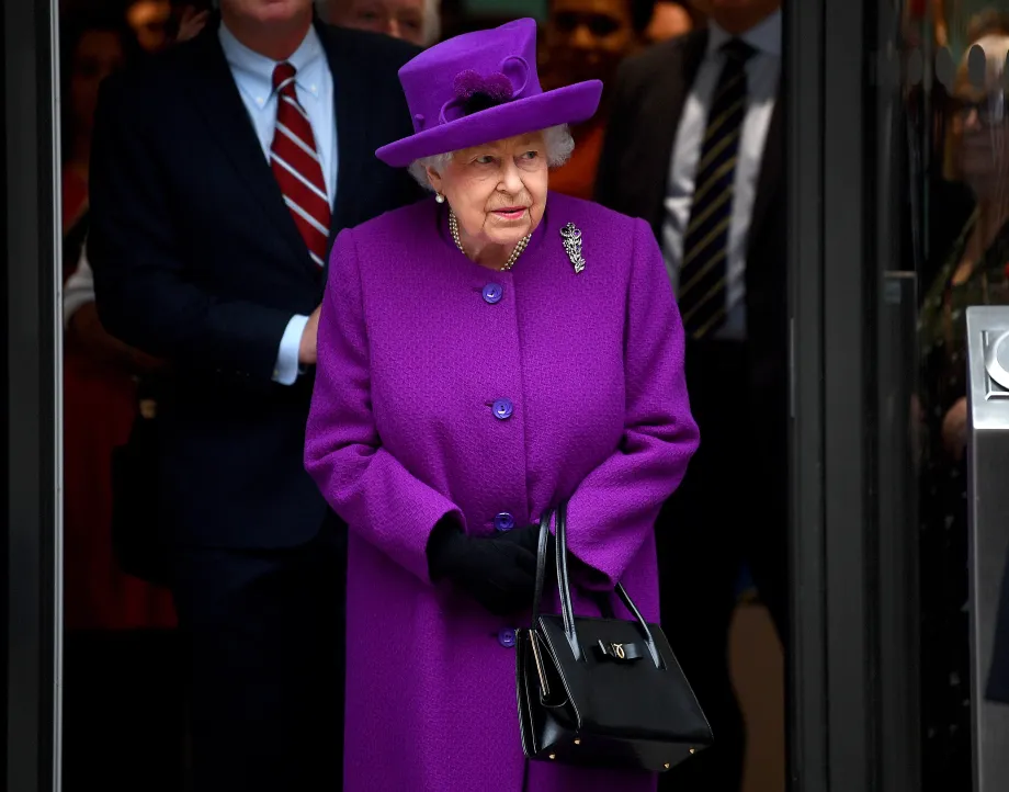 The Queen opens a new UCLH facility 