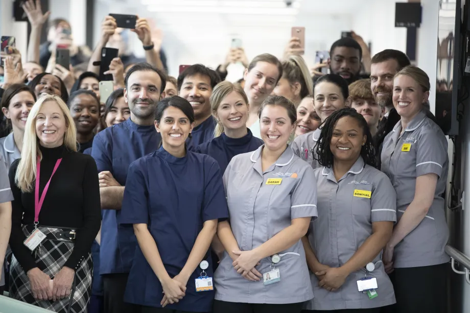 The Queen opens a new UCLH facility 