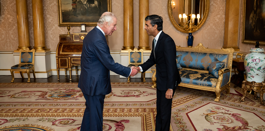 The King welcomes Rishi Sunak to Buckingham Palace