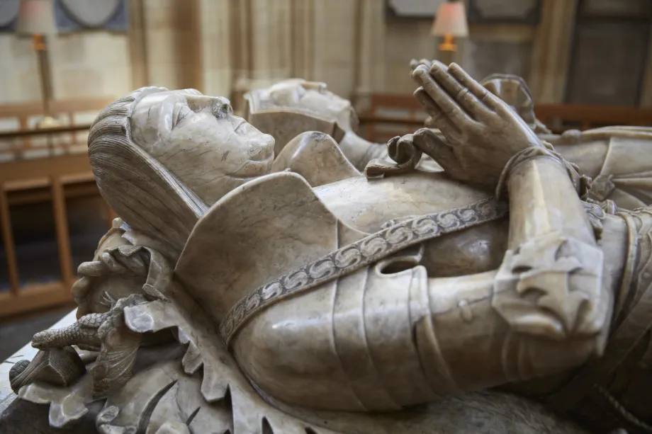 A tomb in the Rutland Chapel