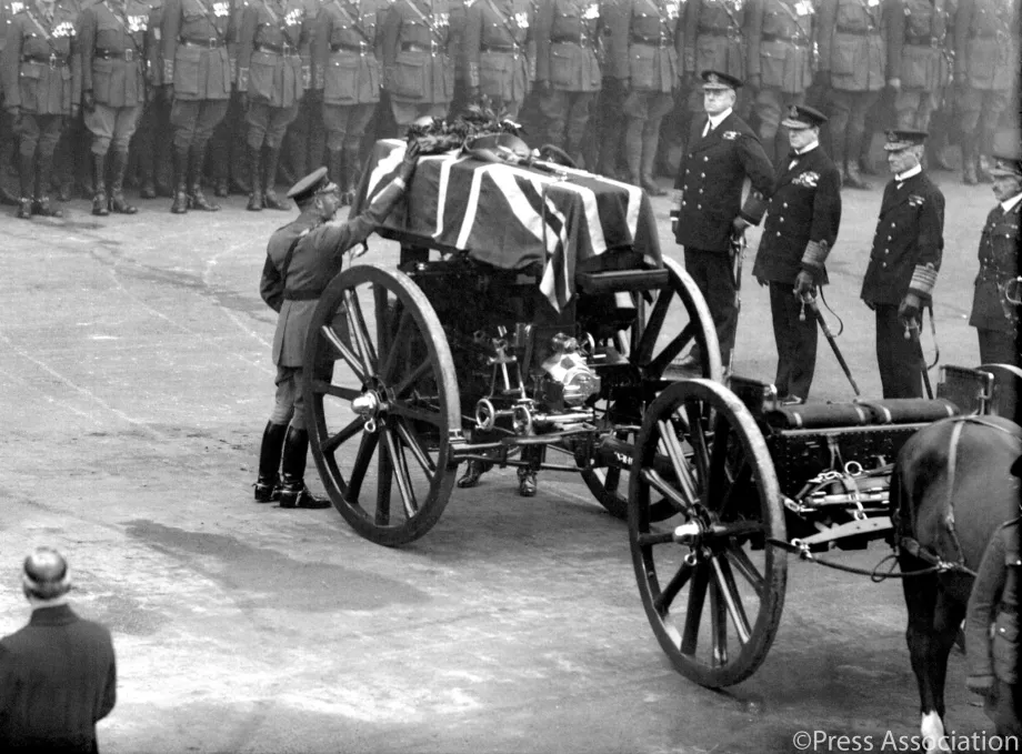 George V and the Unkown Warrior