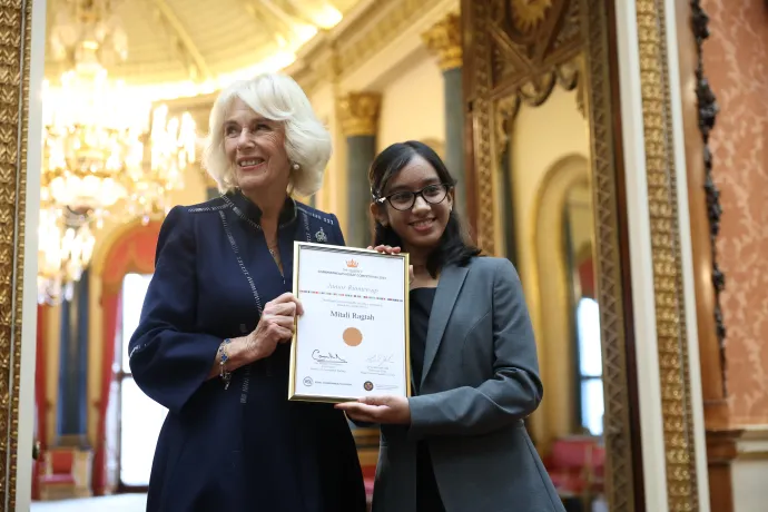 The Queen presents the Commonwealth Essay Prize