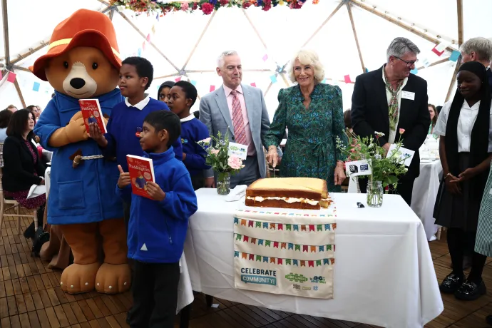 The Queen attends a Big Lunch at The British Library